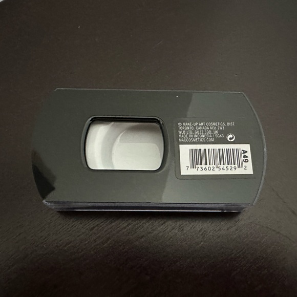 NEW MAC EYE LASHES IN 70 LASH - Picture 4 of 7